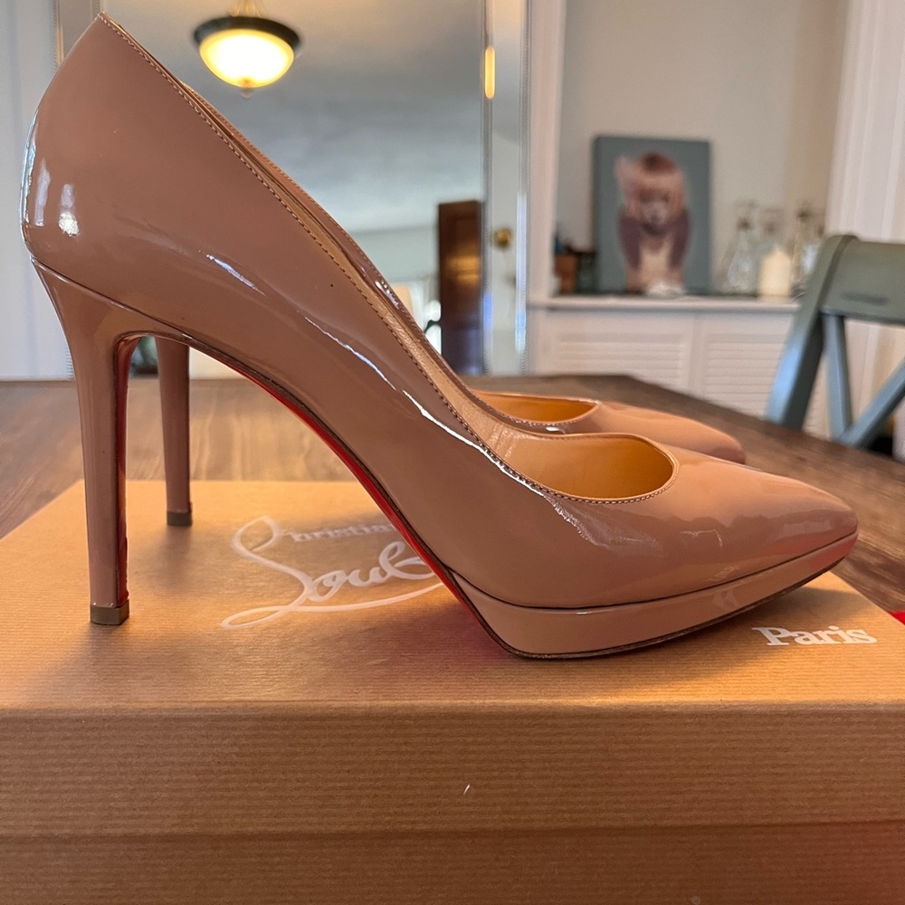Christian Louboutin Pigalle Plato 100 patent.